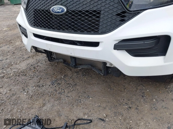 2020 Ford Police Interceptor Utility z VIN 1FM5K8AB8LGD07809, wystawiony jako IAAI lot #41888266 z przebiegiem 39 927 mil mil oraz . Historia ofert i sprzedaży dostępna na DreamBid. Obrazek 6.