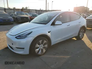 2021 Tesla Model Y Long Range with VIN 5YJYGDEE5MF072572, listed as a Copart auction lot 88444425 with 0 mi miles and Salvage Title. Bid and sale history available at carsss.com. Image 1.