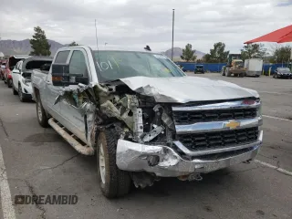 2018 Chevrolet Silverado 1500 LT with VIN 3GCUKREH0JG236515, listed as a Copart auction lot 49532862 with 118,539 mi miles and Salvage Title. Bid and sale history available at carsss.com. Image 1.