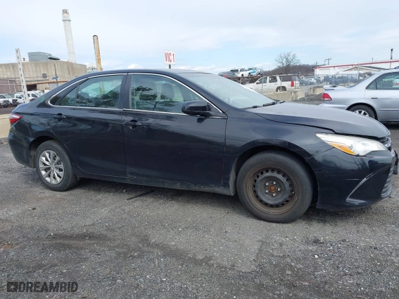 2015 Toyota Camry Hybrid LE with VIN 4T1BD1FK3FU164092, listed as a IAAI auction lot 41886726 with 396,189 mi miles. Bid and sale history available at carsss.com. Image 13.