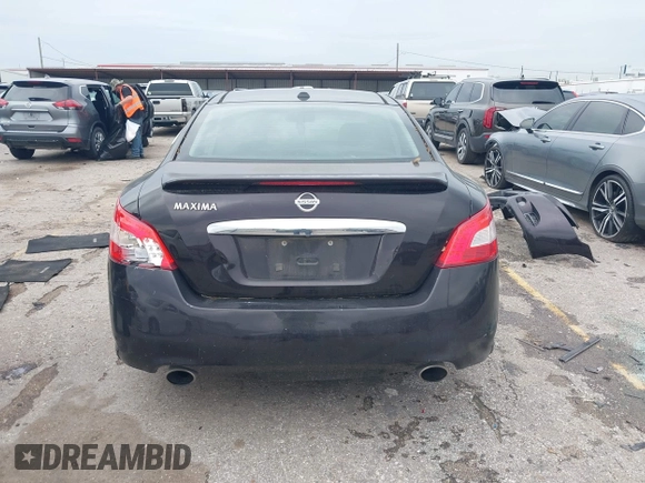 2011 Nissan Maxima 3.5 SV with VIN 1N4AA5AP1BC833842, listed as a IAAI auction lot 41897832 with 261,943 mi miles. Bid and sale history available at carsss.com. Image 17.