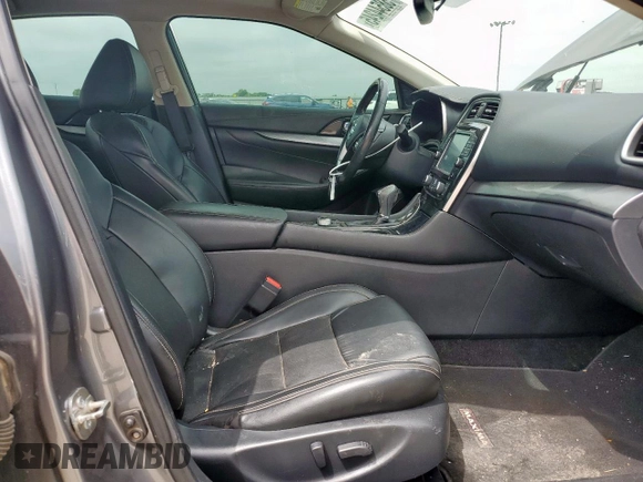 2018 Nissan Maxima SL z VIN 1N4AA6AP5JC375808, wystawiony jako Copart lot #58544245 z przebiegiem 82 260 mil mil oraz Szkoda całkowita • Salvage title. Historia ofert i sprzedaży dostępna na DreamBid. Obrazek 7.