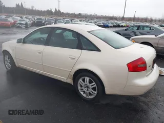 2000 Audi A6 z VIN WAUED24B6YN045067, wystawiony jako IAAI lot #41104622 z przebiegiem 182 126 mil mil oraz . Historia ofert i sprzedaży dostępna na DreamBid. Obrazek 3.