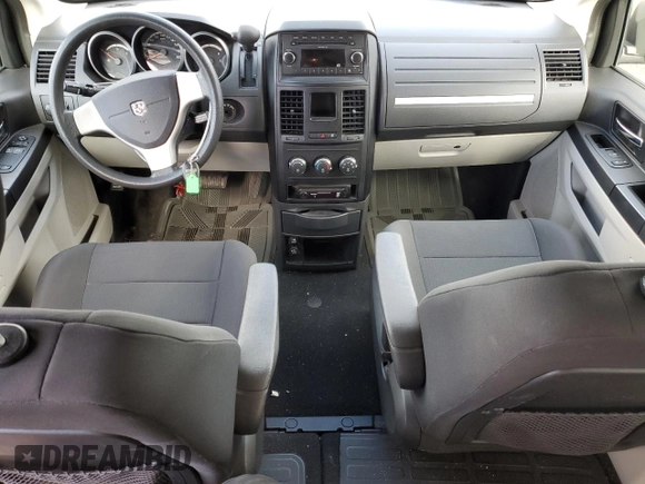 2009 Dodge Grand Caravan SE with VIN 2D8HN44EX9R530854, listed as a Copart auction lot 82131104 with 161,933 mi miles and Salvage title. Bid and sale history available at DreamBid. Image 8.