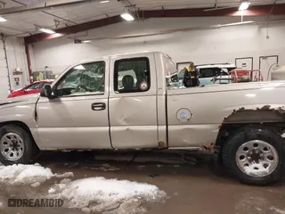 2006 Chevrolet Silverado 1500 LS with VIN 1GCEC19V46Z180282, listed as a IAAI auction lot 41612230 with 180,898 mi miles. Bid and sale history available at carsss.com. Image 14.