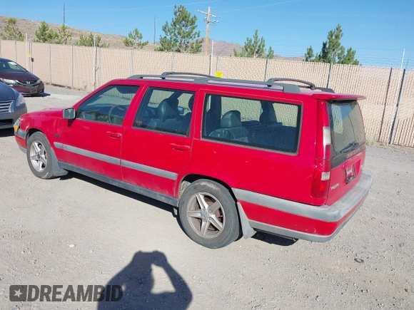 1998 Volvo V70 XC Cross Country z VIN YV1LZ5640W2526081, wystawiony jako IAAI lot #42617557 z przebiegiem Nie podano mil oraz . Historia ofert i sprzedaży dostępna na DreamBid. Obrazek 3.