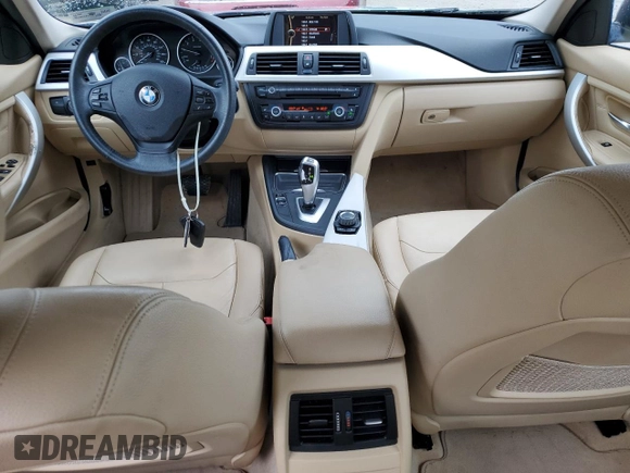 2013 BMW 3 Series 328i xDrive z VIN WBA3B3C53DF541561, wystawiony jako Copart lot #56540965 z przebiegiem 124 840 mil mil oraz Szkoda całkowita • Salvage title. Historia ofert i sprzedaży dostępna na DreamBid. Obrazek 8.