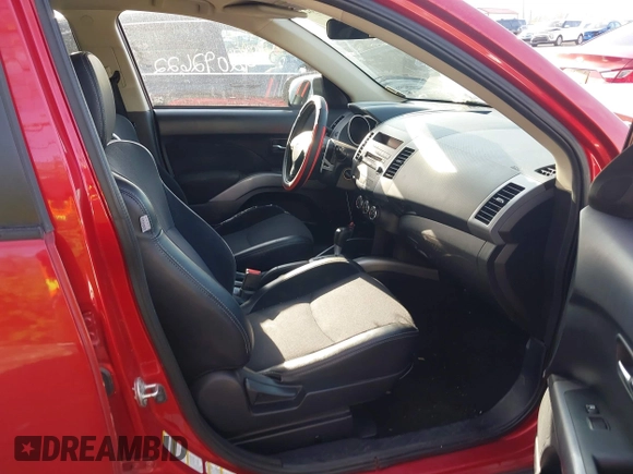 2013 Mitsubishi Outlander SE z VIN JA4JT3AWXDU019597, wystawiony jako IAAI lot #42092622 z przebiegiem 209 093 mil mil oraz . Historia ofert i sprzedaży dostępna na DreamBid. Obrazek 5.