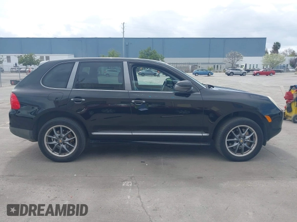 2006 Porsche Cayenne S z VIN WP1AB29P06LA69481, wystawiony jako IAAI lot #41923916 z przebiegiem 122 682 mil mil oraz . Historia ofert i sprzedaży dostępna na DreamBid. Obrazek 13.