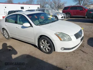 2004 Nissan Maxima SL with VIN 1N4BA41E64C848997, listed as a IAAI auction lot 41759924 with 280,753 mi miles. Bid and sale history available at carsss.com. Image 1.