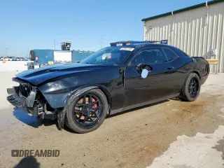 2015 Dodge Challenger SXT Plus z VIN 2C3CDZBG2FH723521, wystawiony jako Copart lot #52642195 z przebiegiem 145 834 mil mil oraz Szkoda całkowita • Salvage title. Historia ofert i sprzedaży dostępna na DreamBid. Obrazek 1.