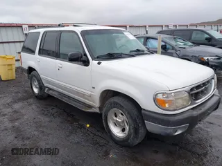 1999 Ford Explorer XLT с VIN 1FMDU35P8XZB68807, выставлен на аукционе IAAI как лот 41939409 с пробегом 169 657 миль миль и . История ставок и продаж доступна на DreamBid. Изображение 1.
