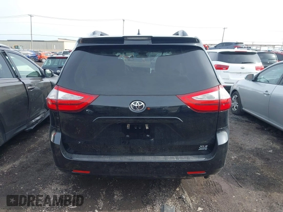 2018 Toyota Sienna XLE with VIN 5TDDZ3DC9JS190621, listed as a IAAI auction lot 41777729 with 96,089 mi miles. Bid and sale history available at carsss.com. Image 16.