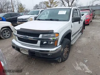 2008 Chevrolet Colorado LT w/1LT with VIN 1GCDT33EX88215206, listed as a IAAI auction lot 41702775 with 216,537 mi miles. Bid and sale history available at carsss.com. Image 6.