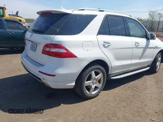 2014 Mercedes-Benz M 350 with VIN 4JGDA5HB2EA379792, listed as a IAAI auction lot 42104545 with 148,292 mi miles and . Bid and sale history available at carsss.com. Image 4.