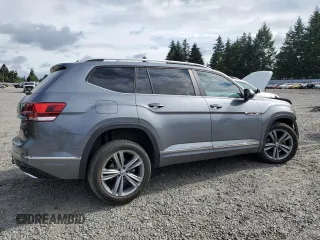 2018 Volkswagen Atlas SE with VIN 1V2PR2CA4JC555911, listed as a Copart auction lot 61905125 with 101,860 mi miles and Salvage title. Bid and sale history available at DreamBid. Image 3.