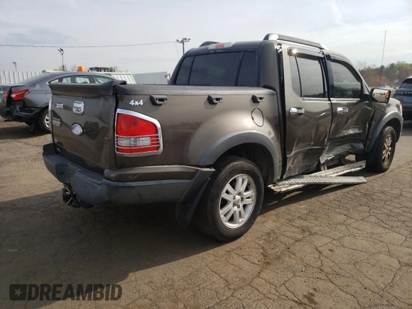 2008 Ford Explorer Sport Trac XLT z VIN 1FMEU51E08UA00131, wystawiony jako Copart lot #54473085 z przebiegiem 97 040 mil mil oraz Szkoda całkowita • Salvage title. Historia ofert i sprzedaży dostępna na DreamBid. Obrazek 3.