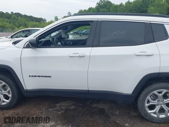 2024 Jeep Compass Latitude with VIN 3C4NJDBN5RT100534, listed as a IAAI auction lot 42190920 with 22,263 mi miles and . Bid and sale history available at carsss.com. Image 14.
