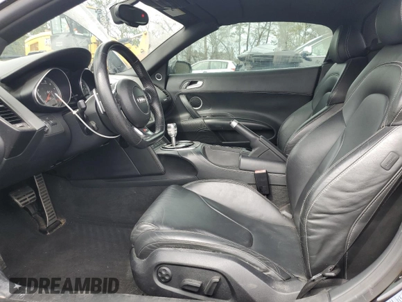 2015 Audi R8 z VIN WUASUAFG6FN000378, wystawiony jako Copart lot #48410715 z przebiegiem 19 192 mil mil oraz Tytuł czysty. Historia ofert i sprzedaży dostępna na DreamBid. Obrazek 7.