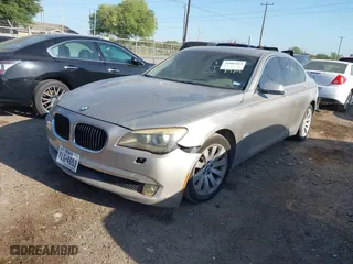 2009 BMW 7 Series 750i with VIN WBAKA83599CY35258, listed as a IAAI auction lot 42003363 with 1 mi miles. Bid and sale history available at carsss.com. Image 2.