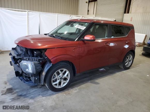 2022 Kia Soul LX with VIN KNDJ23AU0N7827822, listed as a Copart auction lot 89010055 with 33,072 mi miles and Salvage Title. Bid and sale history available at carsss.com. Image 1.
