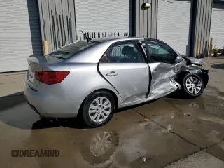 2010 Kia Forte EX z VIN KNAFU4A21A5066595, wystawiony jako Copart lot #53303195 z przebiegiem 190 992 mil mil oraz Nie do naprawy. Historia ofert i sprzedaży dostępna na DreamBid. Obrazek 3.