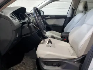 2018 Volkswagen Tiguan SEL with VIN 3VV2B7AX9JM197161, listed as a Copart auction lot 59836195 with 111,195 mi miles and Salvage title. Bid and sale history available at DreamBid. Image 7.