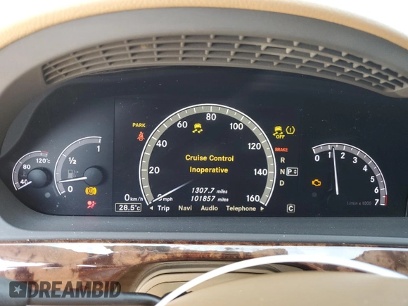 2010 Mercedes-Benz S 550 z VIN WDDNG8GB5AA341015, wystawiony jako Copart lot #53281454 z przebiegiem 101 857 mil mil oraz Szkoda całkowita • Salvage title. Historia ofert i sprzedaży dostępna na DreamBid. Obrazek 9.