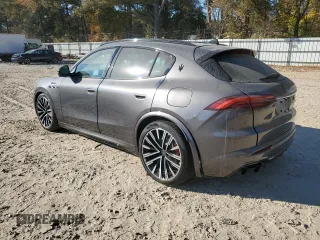 2023 Maserati Grecale Modena z VIN ZN682AVM6P7417525, wystawiony jako Copart lot #75650563 z przebiegiem 198 mil mil oraz . Historia ofert i sprzedaży dostępna na DreamBid. Obrazek 2.
