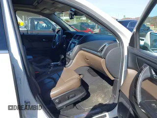 2015 GMC Acadia SLT with VIN 1GKKVRKD5FJ109639, listed as a IAAI auction lot 40734850 with 213,685 mi miles. Bid and sale history available at carsss.com. Image 5.