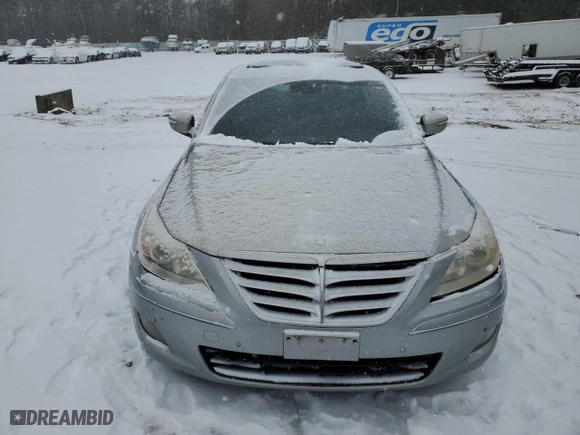 2009 Hyundai Genesis with VIN KMHGC46E79U025379, listed as a Copart auction lot 45957105 with 270,924 mi miles and Clean Title. Bid and sale history available at carsss.com. Image 5.