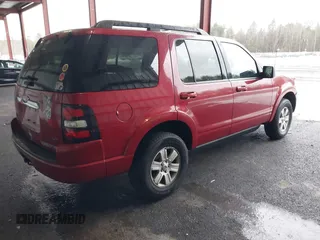 2010 Ford Explorer XLT with VIN 1FMEU7DE3AUA77766, listed as a IAAI auction lot 41733121 with 176,431 mi miles. Bid and sale history available at carsss.com. Image 4.