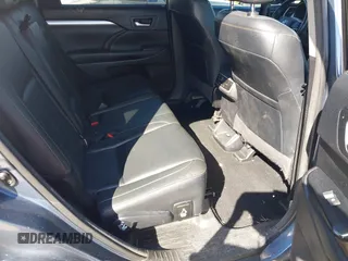 2017 Toyota Highlander XLE with VIN 5TDKZRFH2HS526283, listed as a IAAI auction lot 41669159 with 122,112 mi miles and . Bid and sale history available at DreamBid. Image 8.