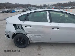 2015 Toyota Prius Four with VIN JTDKN3DU8F0431901, listed as a IAAI auction lot 41718402 with 130,169 mi miles. Bid and sale history available at carsss.com. Image 6.