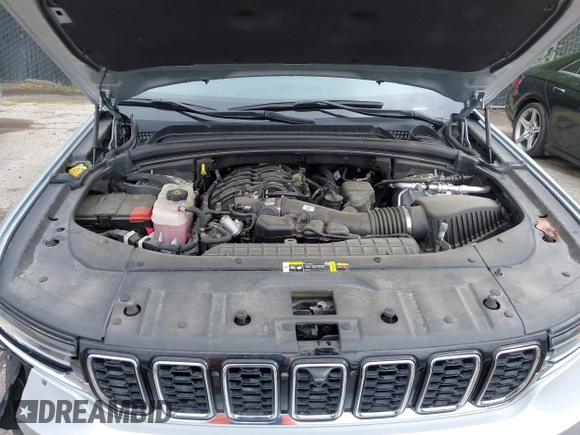 2023 Jeep Grand Cherokee Limited z VIN 1C4RJJBG8P8890280, wystawiony jako IAAI lot #42121395 z przebiegiem 42 983 mil mil oraz . Historia ofert i sprzedaży dostępna na DreamBid. Obrazek 10.