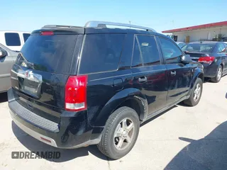2006 Saturn VUE z VIN 5GZCZ33D76S874716, wystawiony jako IAAI lot #41987170 z przebiegiem 90 227 mil mil oraz . Historia ofert i sprzedaży dostępna na DreamBid. Obrazek 4.