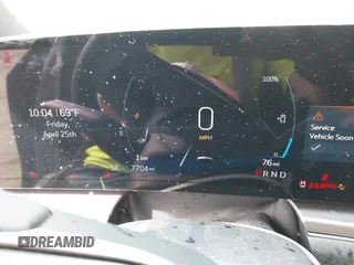 2024 Cadillac LYRIQ z VIN 1GYKPMRLXRZ141816, wystawiony jako IAAI lot #42113732 z przebiegiem 7 704 mil mil oraz . Historia ofert i sprzedaży dostępna na DreamBid. Obrazek 7.