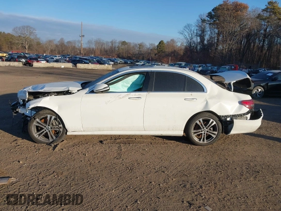 2021 Mercedes-Benz E 350 with VIN W1KZF8EB3MA904087, listed as a IAAI auction lot 41284045 with 37,193 mi miles and . Bid and sale history available at DreamBid. Image 14.