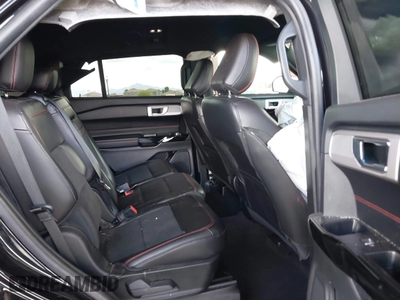 2022 Ford Explorer ST-Line z VIN 1FMSK7KH5NGA21032, wystawiony jako IAAI lot #42212415 z przebiegiem 49 034 mil mil oraz . Historia ofert i sprzedaży dostępna na DreamBid. Obrazek 8.
