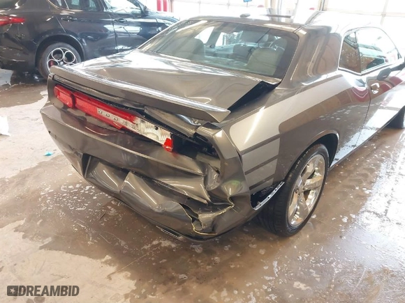 2013 Dodge Challenger SXT with VIN 2C3CDYAG9DH629189, listed as a IAAI auction lot 41374015 with 1 mi miles. Bid and sale history available at carsss.com. Image 6.