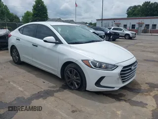 2017 Hyundai Elantra SE z VIN 5NPD84LF5HH132588, wystawiony jako IAAI lot #42380298 z przebiegiem 35 495 mil mil oraz . Historia ofert i sprzedaży dostępna na DreamBid. Obrazek 1.