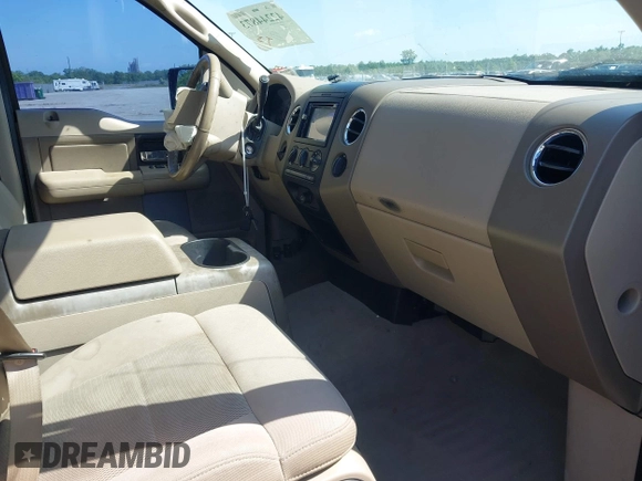 2006 Ford F-150 XLT с VIN 1FTPW12576KB63656, выставлен на аукционе IAAI как лот 42244873 с пробегом 181 520 миль миль и . История ставок и продаж доступна на DreamBid. Изображение 5.