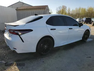 2022 Toyota Camry SE z VIN 4T1T11AK4NU063159, wystawiony jako Copart lot #53105395 z przebiegiem 43 679 mil mil oraz Szkoda całkowita • Salvage title. Historia ofert i sprzedaży dostępna na DreamBid. Obrazek 3.