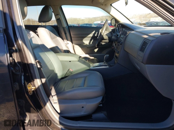 2005 Dodge Magnum RT with VIN 2D4GV58235H682753, listed as a IAAI auction lot 41814817 with 100,246 mi miles. Bid and sale history available at carsss.com. Image 5.