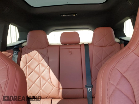 2023 BMW iX xDrive50 z VIN WB523CF04PCL57730, wystawiony jako Copart lot #44370183 z przebiegiem 5 038 mil mil oraz . Historia ofert i sprzedaży dostępna na DreamBid. Obrazek 10.