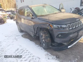 2022 Jeep Compass Limited z VIN 3C4NJDCB9NT105007, wystawiony jako IAAI lot #41334808 z przebiegiem 36 363 mil mil oraz . Historia ofert i sprzedaży dostępna na DreamBid. Obrazek 6.