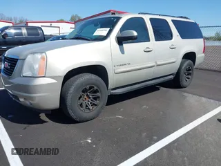2008 GMC Yukon XL SLT w/4SB with VIN 1GKFK16398R185818, listed as a IAAI auction lot 41988280 with 178,750 mi miles. Bid and sale history available at carsss.com. Image 2.