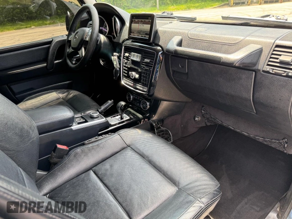 2015 Mercedes-Benz G 550 z VIN WDCYC3HF7FX229273, wystawiony jako Copart lot #61272625 z przebiegiem 72 318 mil mil oraz Czysty tytuł • Clean title. Historia ofert i sprzedaży dostępna na DreamBid. Obrazek 5.