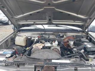 1999 Chevrolet Suburban z VIN 3GNFK16RXXG156463, wystawiony jako IAAI lot #41745169 z przebiegiem 165 541 mil mil oraz . Historia ofert i sprzedaży dostępna na DreamBid. Obrazek 10.