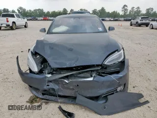 2019 Tesla Model S 100D z VIN 5YJSA1E44KF349058, wystawiony jako Copart lot #57670865 z przebiegiem 39 613 mil mil oraz Szkoda całkowita • Salvage title. Historia ofert i sprzedaży dostępna na DreamBid. Obrazek 5.